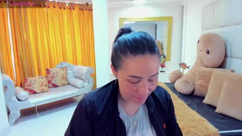 Snapshot of gaby_trent chatting on 1, 3, 2025 gabriela online show from 1, 3, 2025