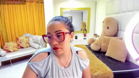 Snapshot of gaby_trent chatting on 1, 3, 2025 gabriela online show from 1, 3, 2025