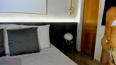 Gaby Vega  online show from 13, 1, 2026