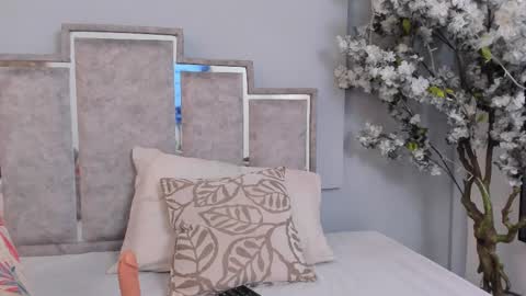 gabyyjones online show from 5, 3, 2025