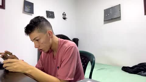 Snapshot of gadiel_sex chatting on 6, 1, 2026 gadiel_sex online show from 6, 1, 2026