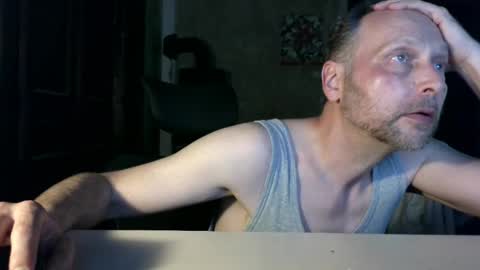 galadriel869 online show from 3, 5, 2026