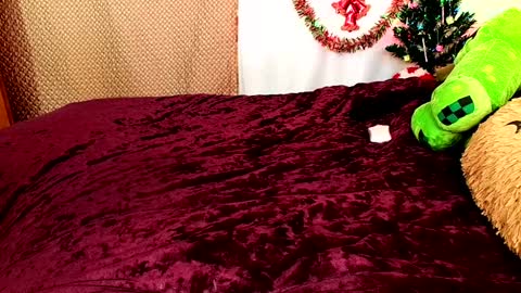 GamerGirlRoxy online show from 13, 12, 2024