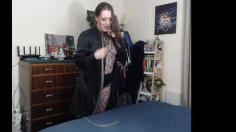 HOT  online show from 25, 10, 2025