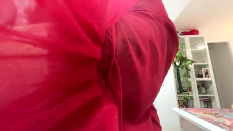 Snapshot of gapetrainee chatting on 21, 11, 2025 gapetrainee online show from 21, 11, 2025