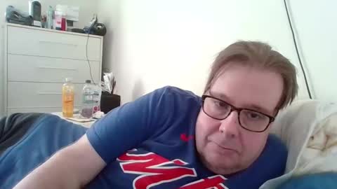 Snapshot of garyg930 chatting on 11, 9, 2025 Gary online show from 11, 9, 2025