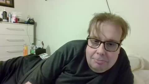 Snapshot of garyg930 chatting on 16, 9, 2025 Gary online show from 16, 9, 2025