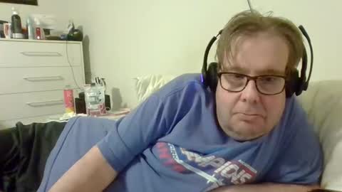 Snapshot of garyg930 chatting on 24, 10, 2025 Gary online show from 24, 10, 2025