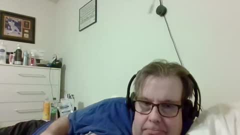 Snapshot of garyg930 chatting on 26, 10, 2025 Gary online show from 26, 10, 2025