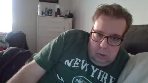 Snapshot of garyg930 chatting on 14, 12, 2025 Gary online show from 14, 12, 2025