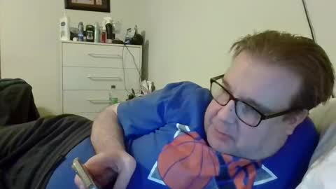 Snapshot of garyg930 chatting on 17, 12, 2025 Gary online show from 17, 12, 2025