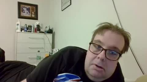 Snapshot of garyg930 chatting on 19, 12, 2025 Gary online show from 19, 12, 2025