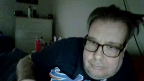 Snapshot of garyg930 chatting on 24, 7, 2026 Gary online show from 24, 7, 2026