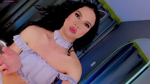 Snapshot of gatitavenecis1 chatting on 5, 1, 2025 Vnecis Marn online show from 5, 1, 2025