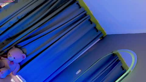 Snapshot of gatitavenecis1 chatting on 4, 2, 2025 Vnecis Marn online show from 4, 2, 2025