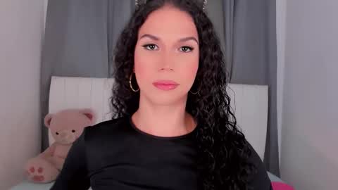 Snapshot of gatitavenecis1 chatting on 25, 10, 2025 Vnecis Marn online show from 25, 10, 2025