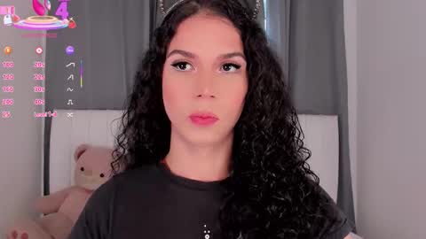 Snapshot of gatitavenecis1 chatting on 27, 10, 2025 Vnecis Marn online show from 27, 10, 2025