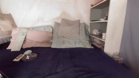 Snapshot of gayrobbin chatting on 4, 10, 2025 gayrobbin online show from 4, 10, 2025