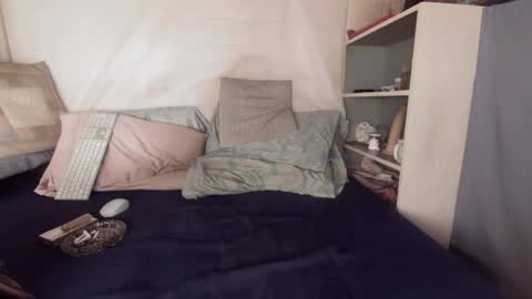 Snapshot of gayrobbin chatting on 24, 10, 2025 gayrobbin online show from 24, 10, 2025