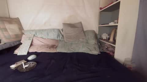 Snapshot of gayrobbin chatting on 11, 11, 2025 gayrobbin online show from 11, 11, 2025