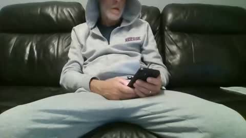 Snapshot of geeezer64 chatting on 1, 11, 2025 geeezer64 online show from 1, 11, 2025