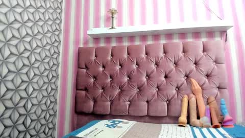 Snapshot of genesis_03_ chatting on 5, 10, 2025 genesis_03_ online show from 5, 10, 2025