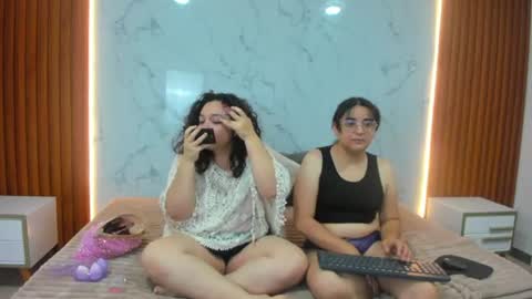 genesis_y_moon online show from 24, 7, 2026