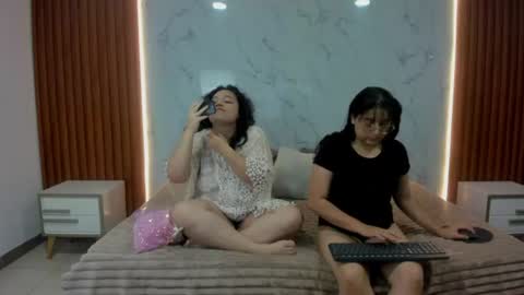 genesis_y_moon online show from 27, 7, 2026