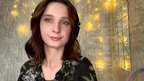 Snapshot of genieflug chatting on 14, 4, 2026 Riana online show from 14, 4, 2026