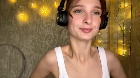 Snapshot of genieflug chatting on 16, 4, 2026 Riana online show from 16, 4, 2026