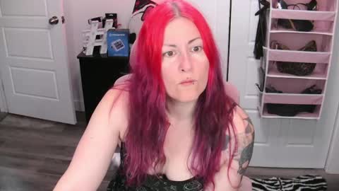 Snapshot of gennyrock chatting on 7, 6, 2026 Genny Rock and online show from 7, 6, 2026