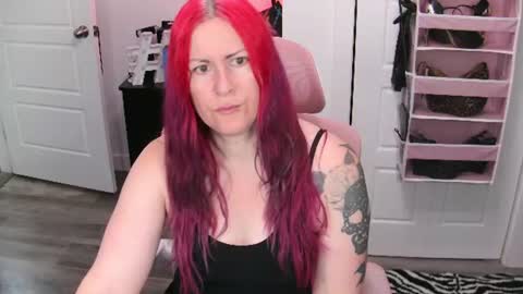 Snapshot of gennyrock chatting on 12, 6, 2026 Genny Rock and online show from 12, 6, 2026