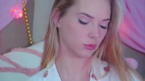 Snapshot of gentlerossi chatting on 8, 3, 2025 GentleRossi online show from 8, 3, 2025