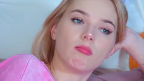 Snapshot of gentlerossi chatting on 3, 12, 2025 GentleRossi online show from 3, 12, 2025