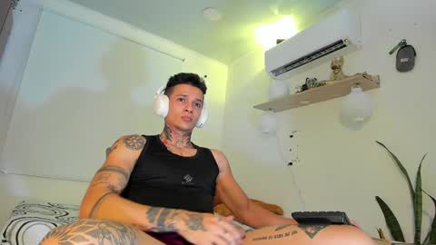 independent model online show from 31, 12, 2024