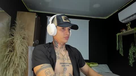 independent model online show from 8, 2, 2025