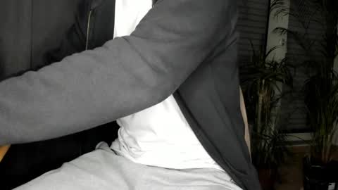 germanmike1997 online show from 10, 1, 2025