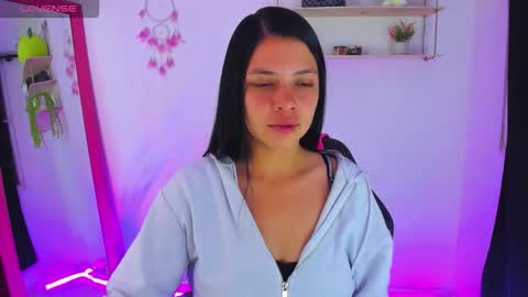 giaaaa   online show from 5, 1, 2026