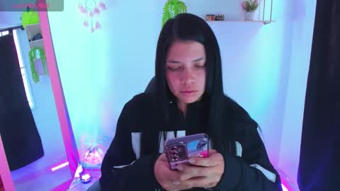 giaaaa   online show from 12, 1, 2026