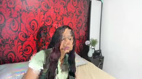 gia_martin online show from 25, 2, 2025