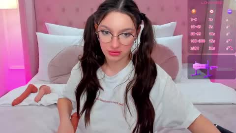 Gia online show from 9, 3, 2025