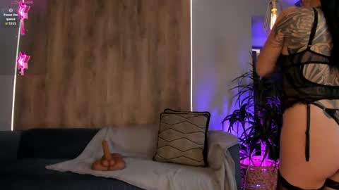 Gia Ferrera online show from 24, 4, 2026