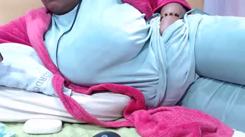 gianttitts online show from 21, 4, 2026