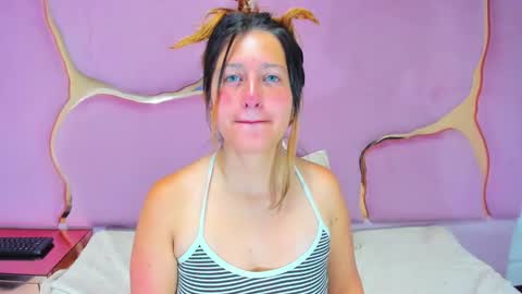 GiaRoussel online show from 3, 1, 2025