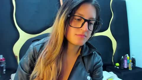 GiaRoussel online show from 1, 2, 2025