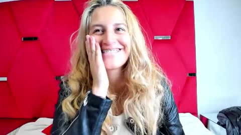 Snapshot of giaroussel chatting on 2, 2, 2026 GiaRoussel online show from 2, 2, 2026