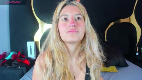 Snapshot of giaroussel chatting on 6, 2, 2026 GiaRoussel online show from 6, 2, 2026