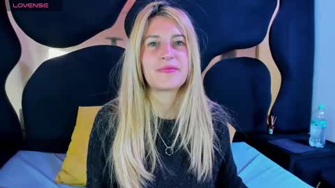 Snapshot of giaroussel chatting on 12, 2, 2026 GiaRoussel online show from 12, 2, 2026