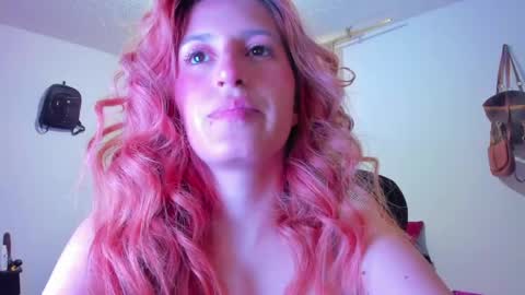 GiaRoussel online show from 8, 6, 2026