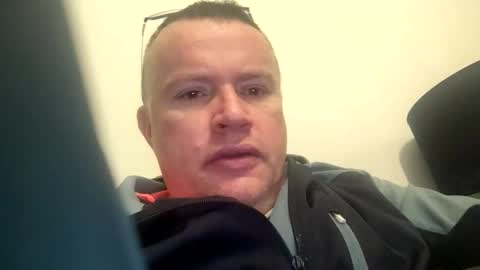 Snapshot of giddyup2222222 chatting on 18, 12, 2025 giddyup2222222 online show from 18, 12, 2025